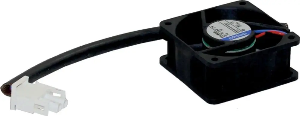 Sekundärlüfter von Wolf mit Kabelführung und Stecker, geeignet für HVAC-Anwendungen, zeigt eine kompakte, viereckige Bauform.